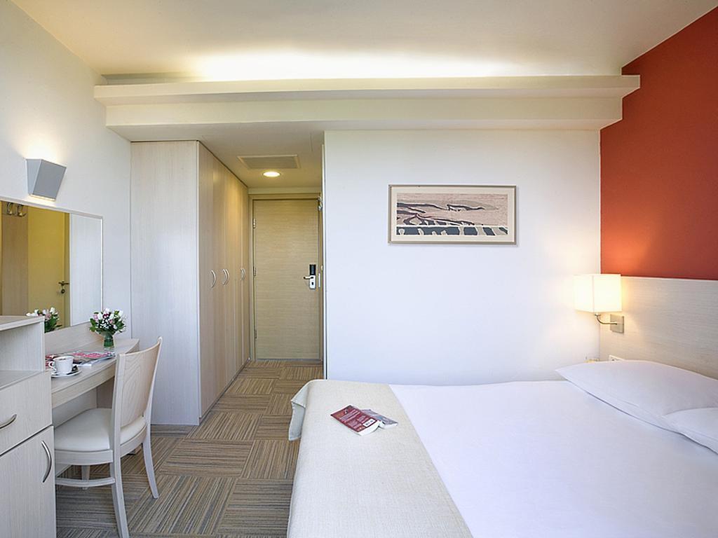 Sunny Porec By Valamar, Ex Crystal מראה חיצוני תמונה