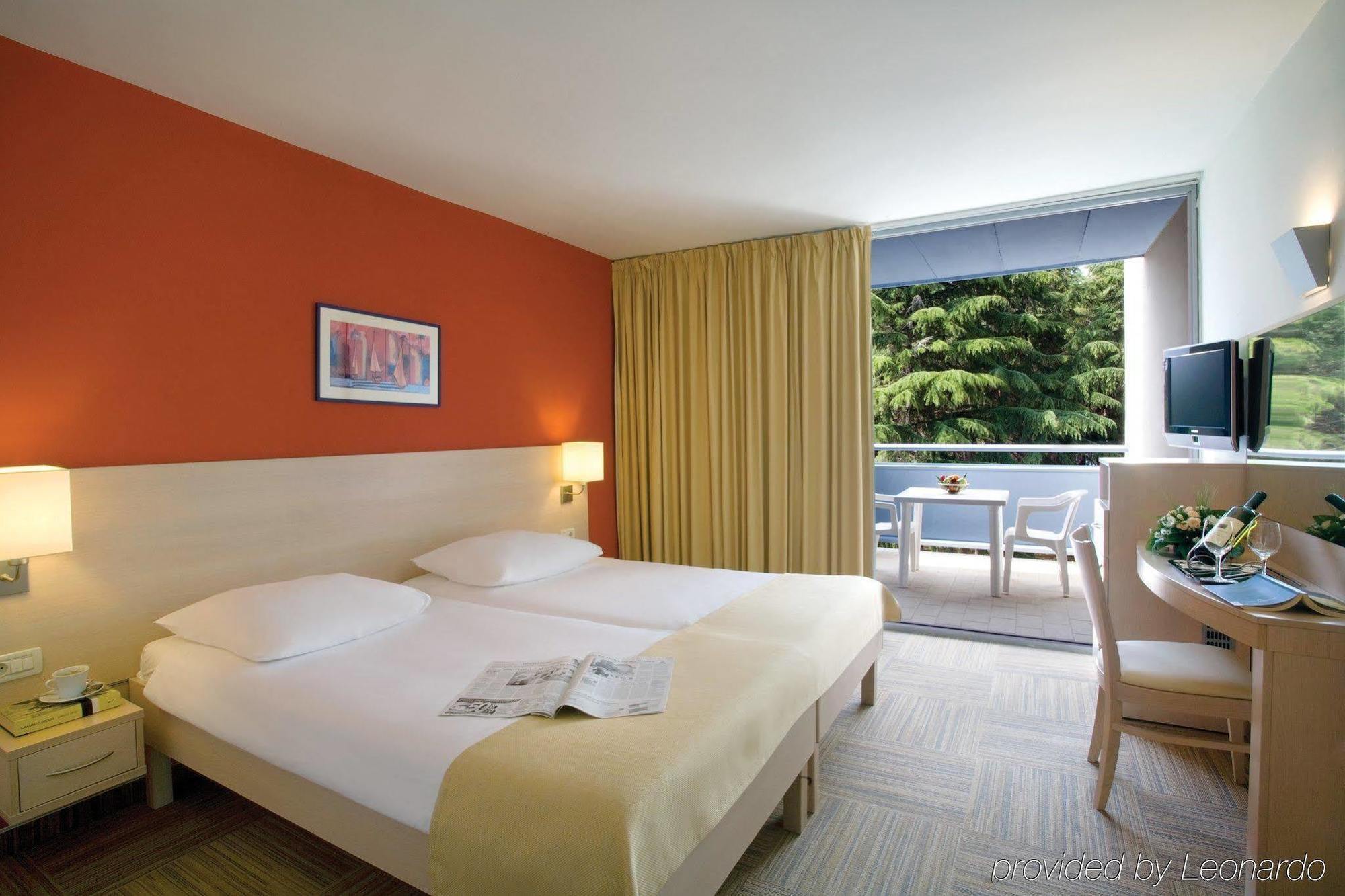 Sunny Porec By Valamar, Ex Crystal מראה חיצוני תמונה
